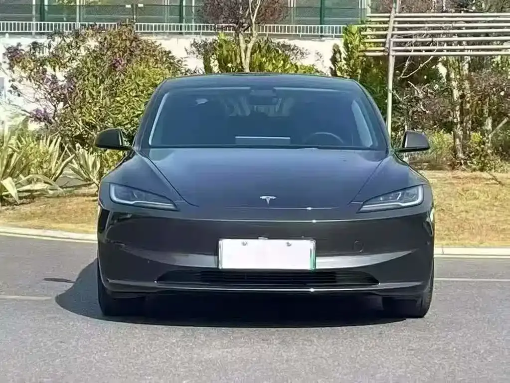 Tesla Model 3 — фото 5
