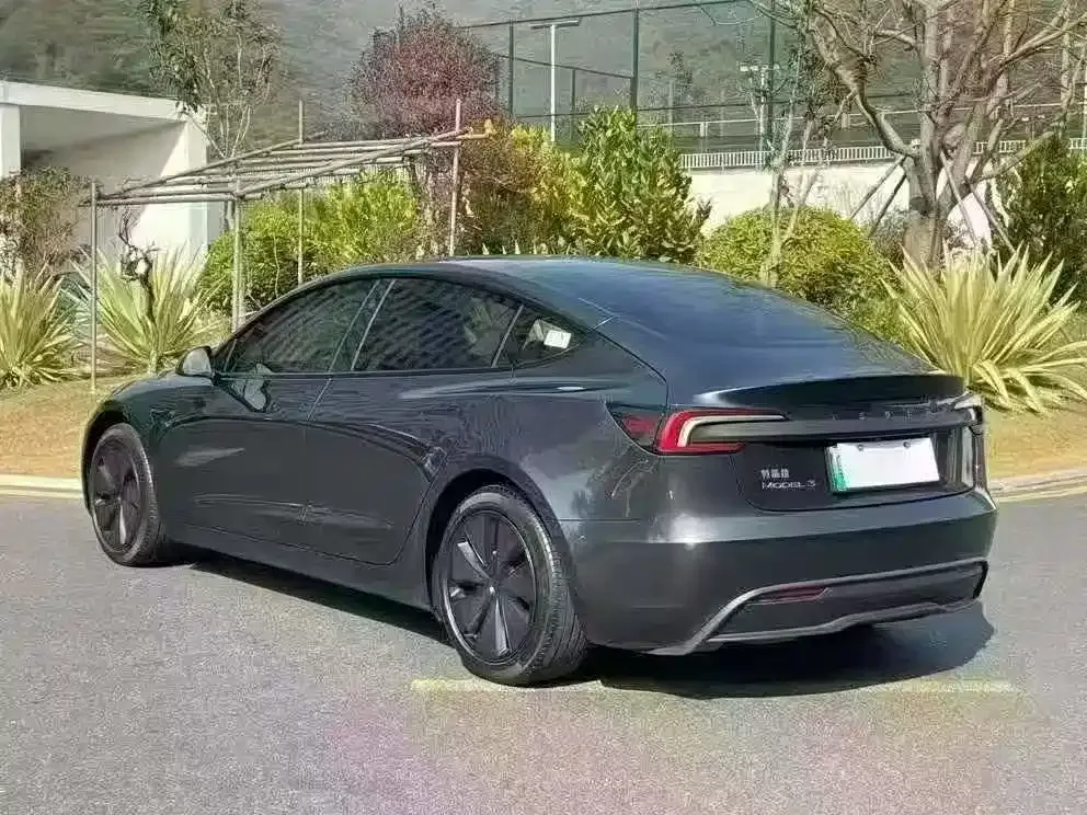 Tesla Model 3 — фото 8
