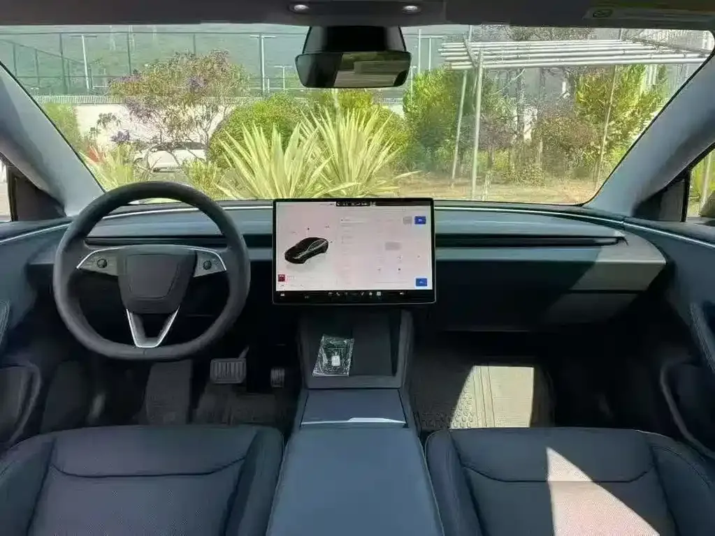 Tesla Model 3 — фото 4