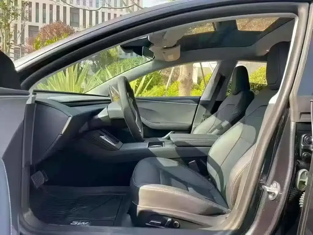 Tesla Model 3 — фото 2