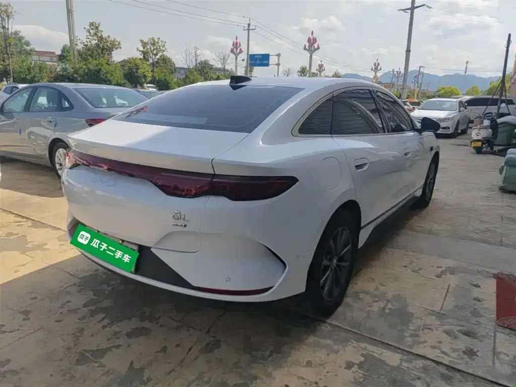 BYD Qin L — фото 8