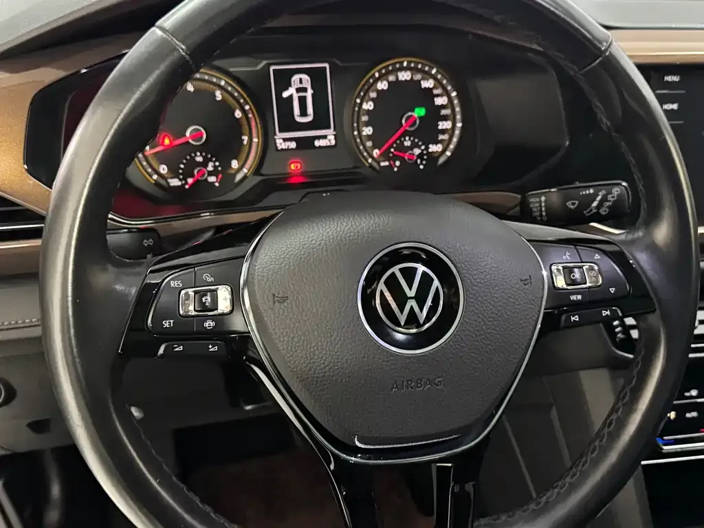 Volkswagen Tharu — фото 10