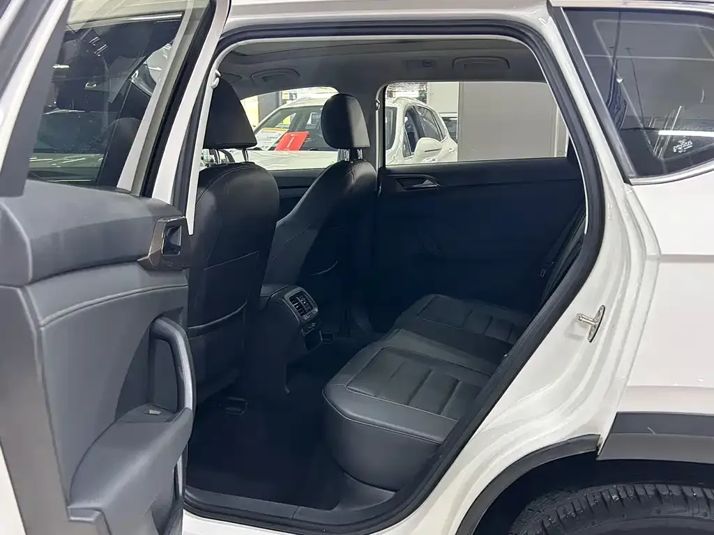 Volkswagen Tharu — фото 3