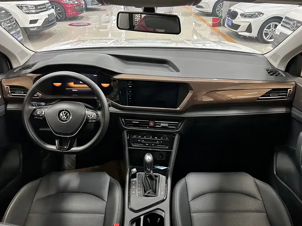 Volkswagen Tharu — фото 10