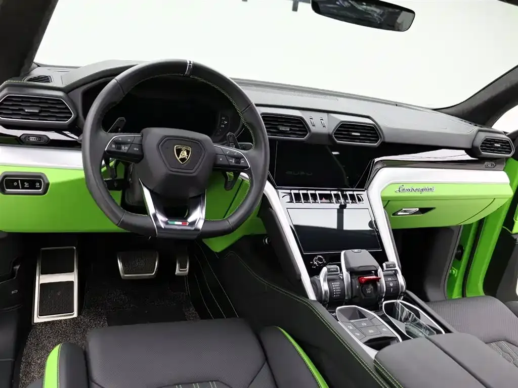Lamborghini Urus — фото 3