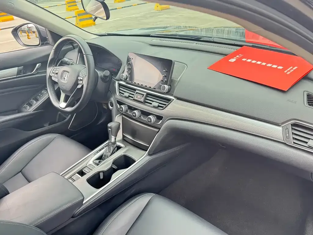 Honda Accord — фото 10