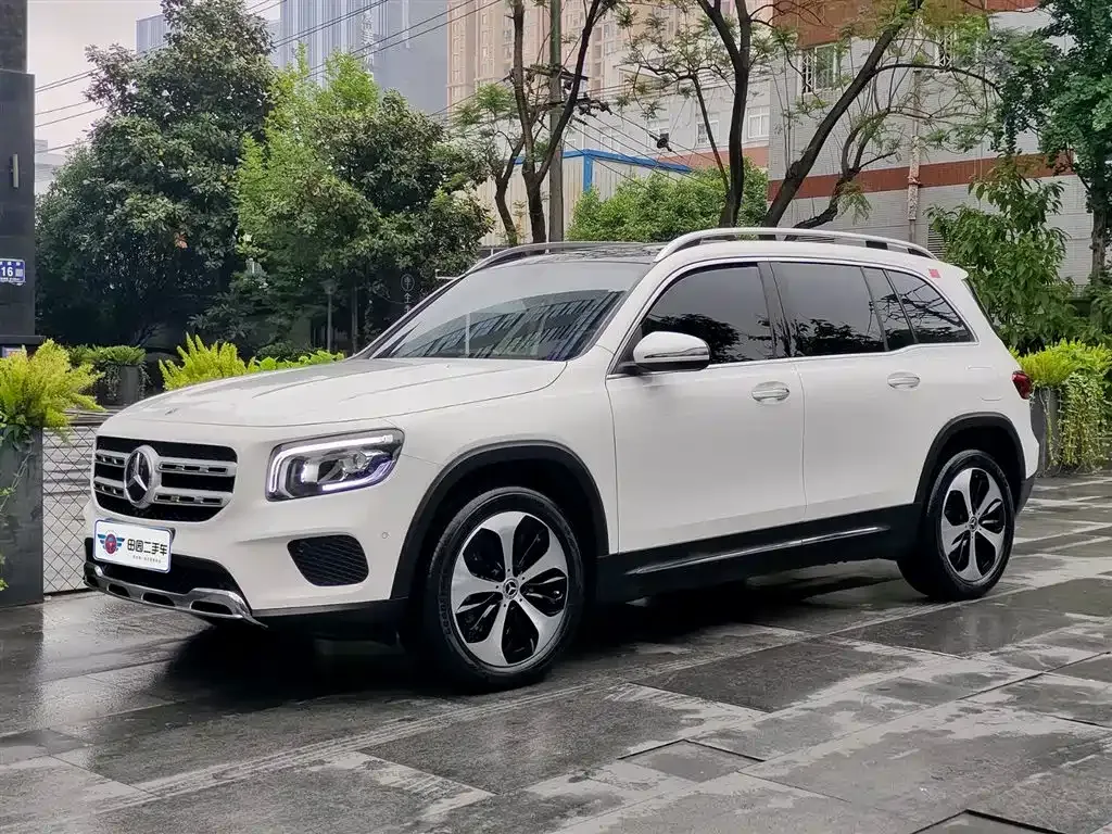 Mercedes-Benz GLB — фото 1