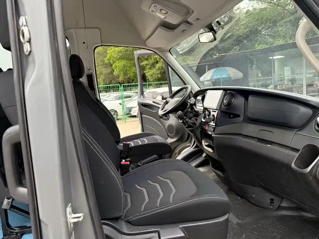 IVECO Ousheng 2024 из CN, фото 4