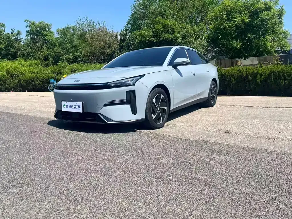 Geely Galaxy L6