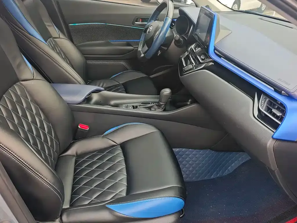 Toyota C-HR — фото 4