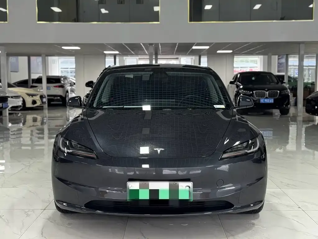 Tesla Model 3 — фото 10