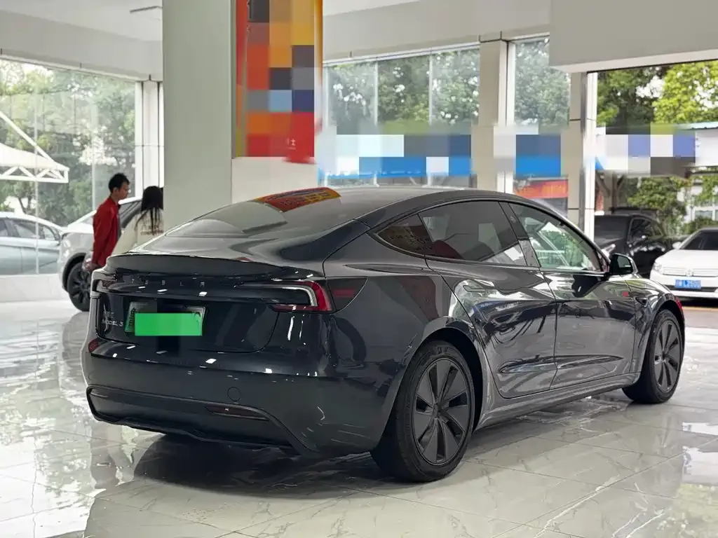 Tesla Model 3 — фото 5