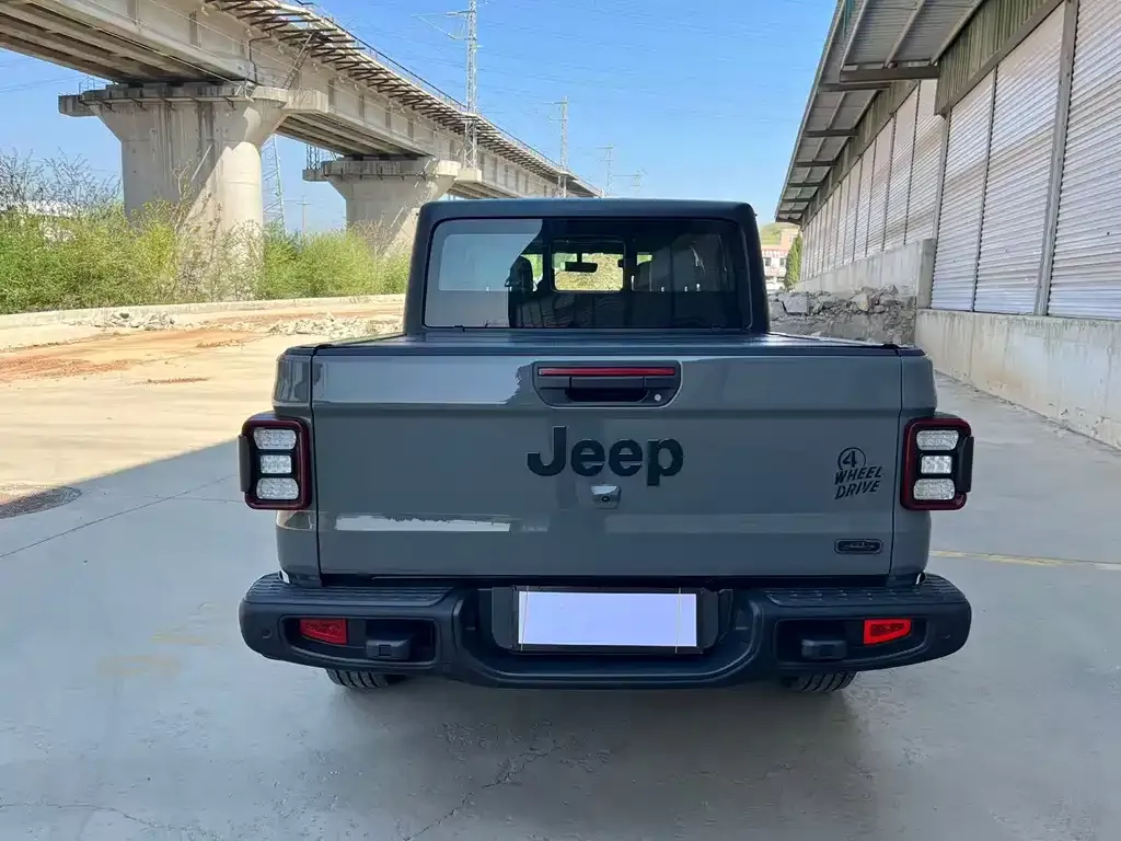 Jeep Gladiator — фото 6