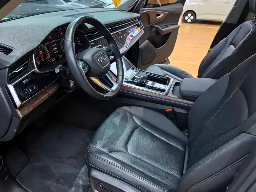 Audi Q7 2021 из CN, фото 7