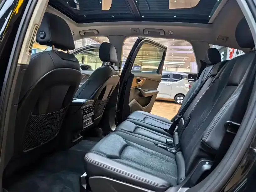 Audi Q7 2021 из CN, фото 6