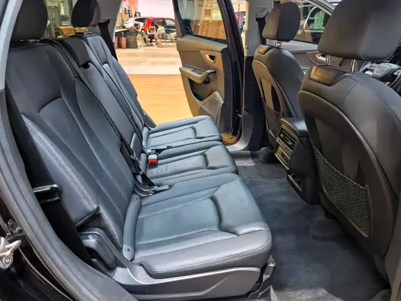 Audi Q7 2021 из CN, фото 5