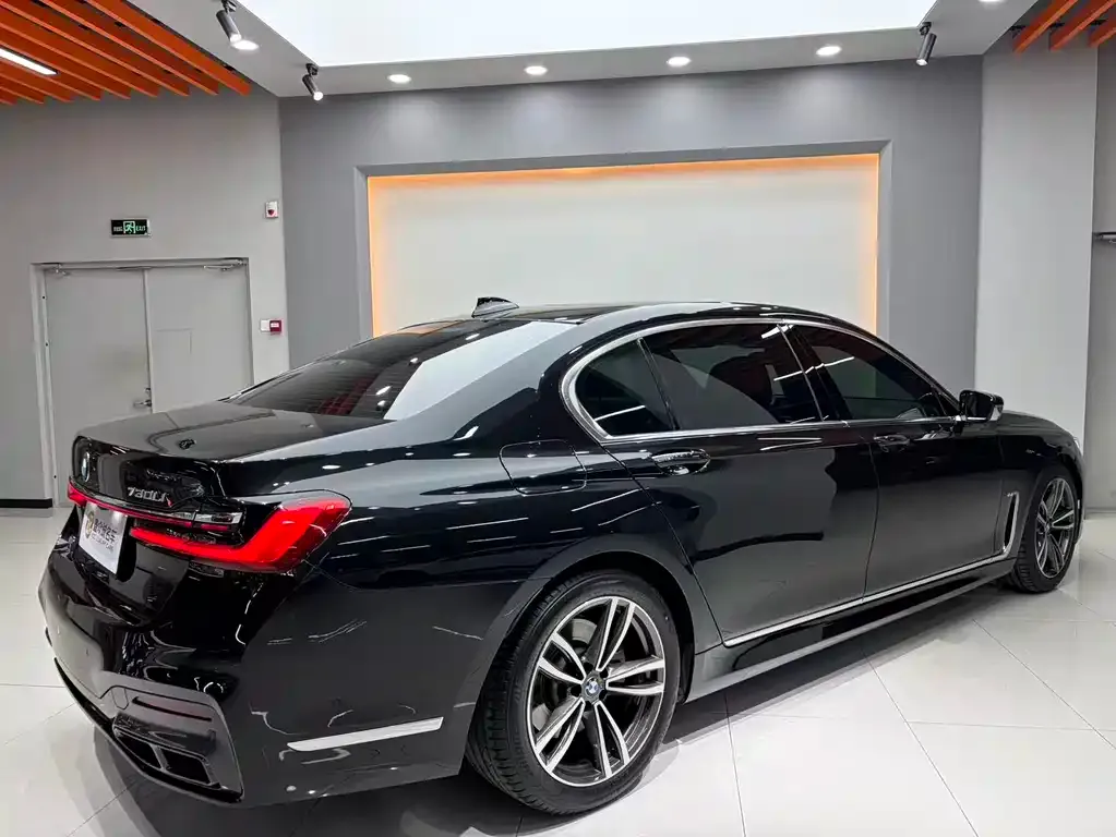 BMW 7 Series 2021 из CN, фото 3