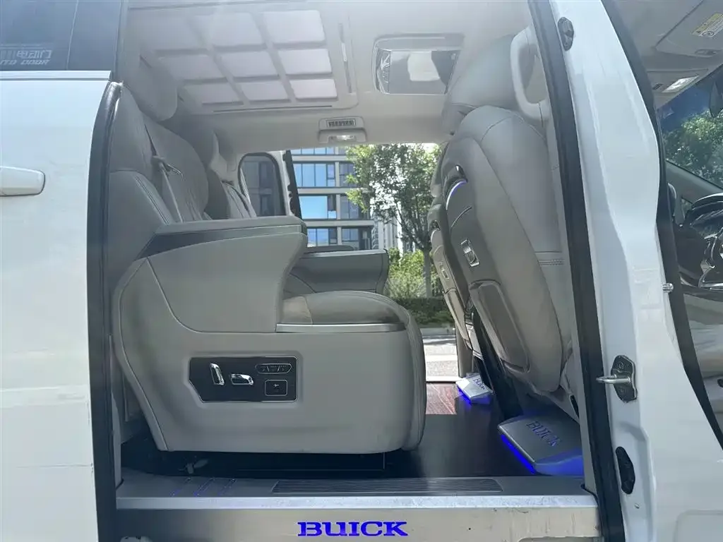 Buick GL8 2024 из CN, фото 2