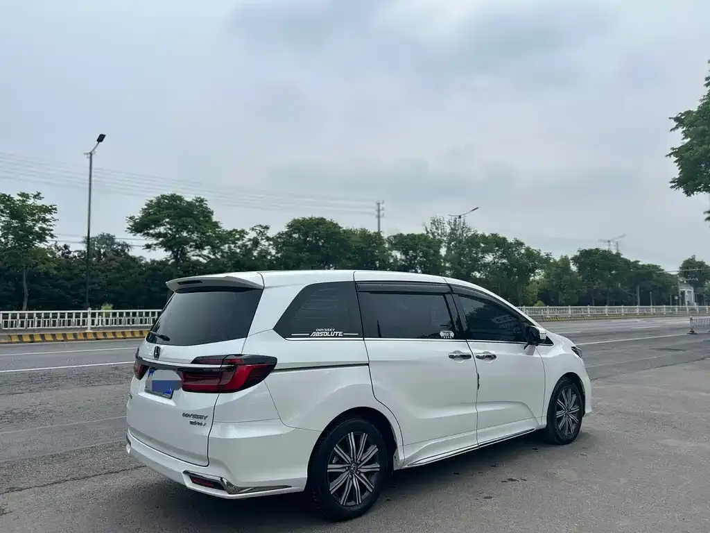 Honda Odyssey 2022 из CN, фото 2