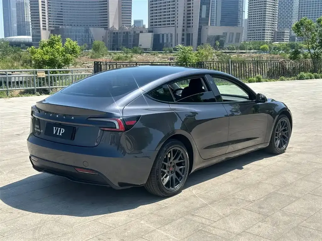 Tesla Model 3 — фото 6