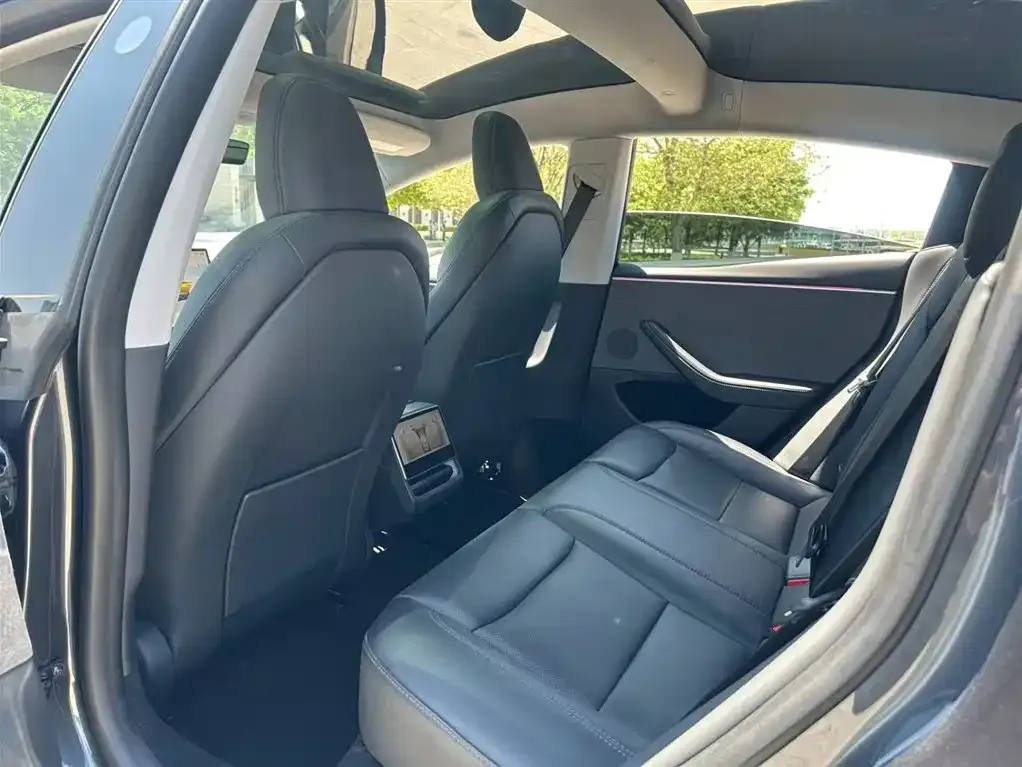 Tesla Model 3 — фото 2