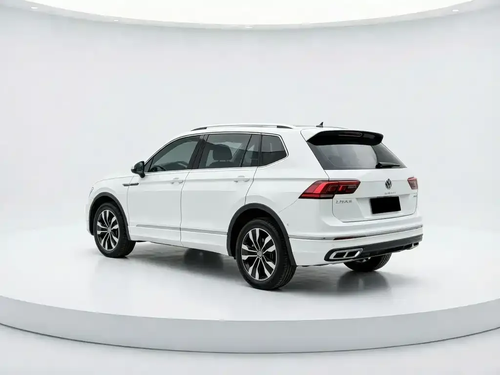 Volkswagen Tiguan L — фото 3