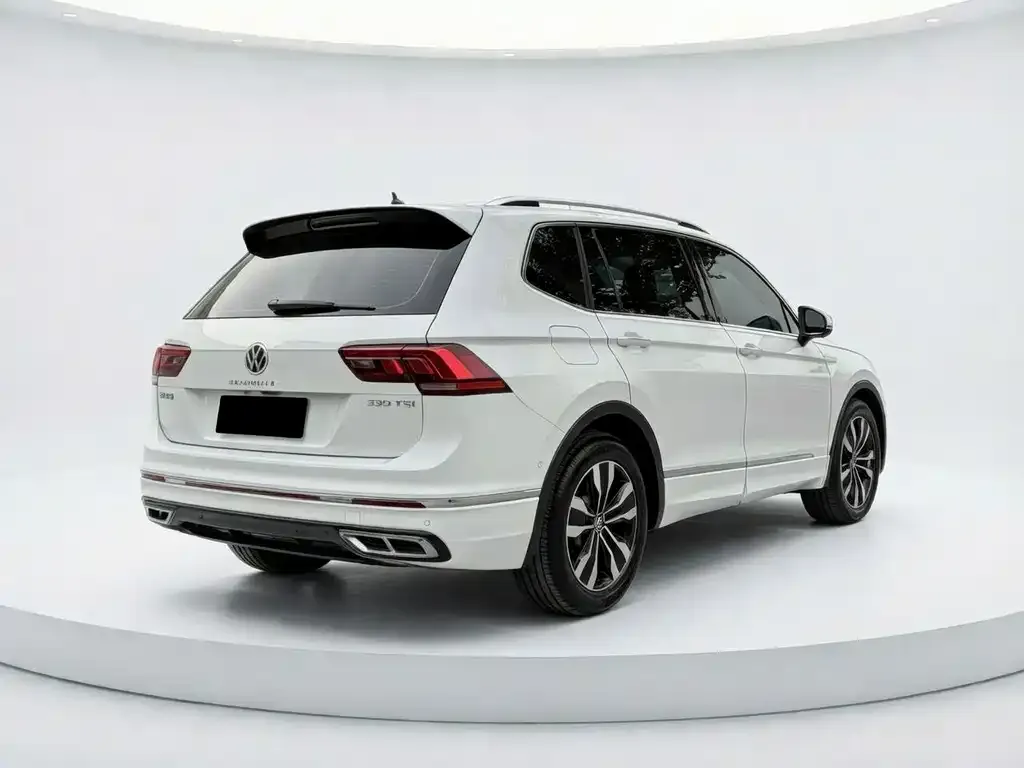Volkswagen Tiguan L — фото 2