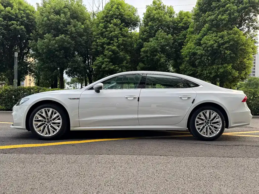 Audi A7L 2023 из CN, фото 10