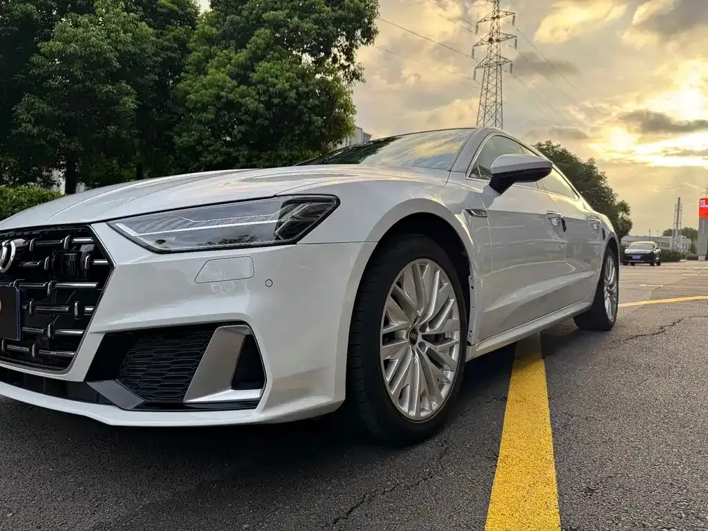 Audi A7L 2023 из CN, фото 8