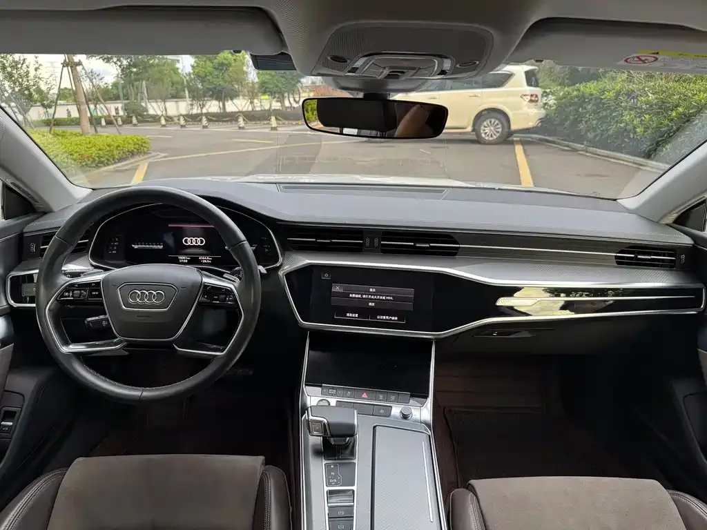 Audi A7L 2023 из CN, фото 4