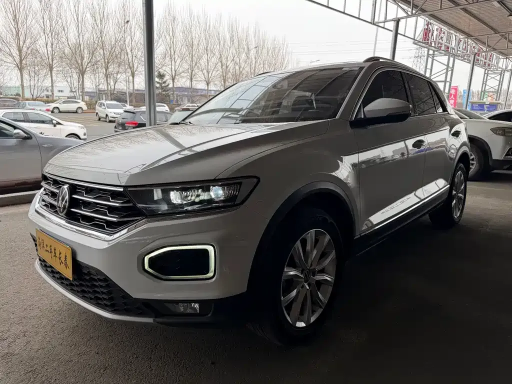 Volkswagen T-Roc — фото 1