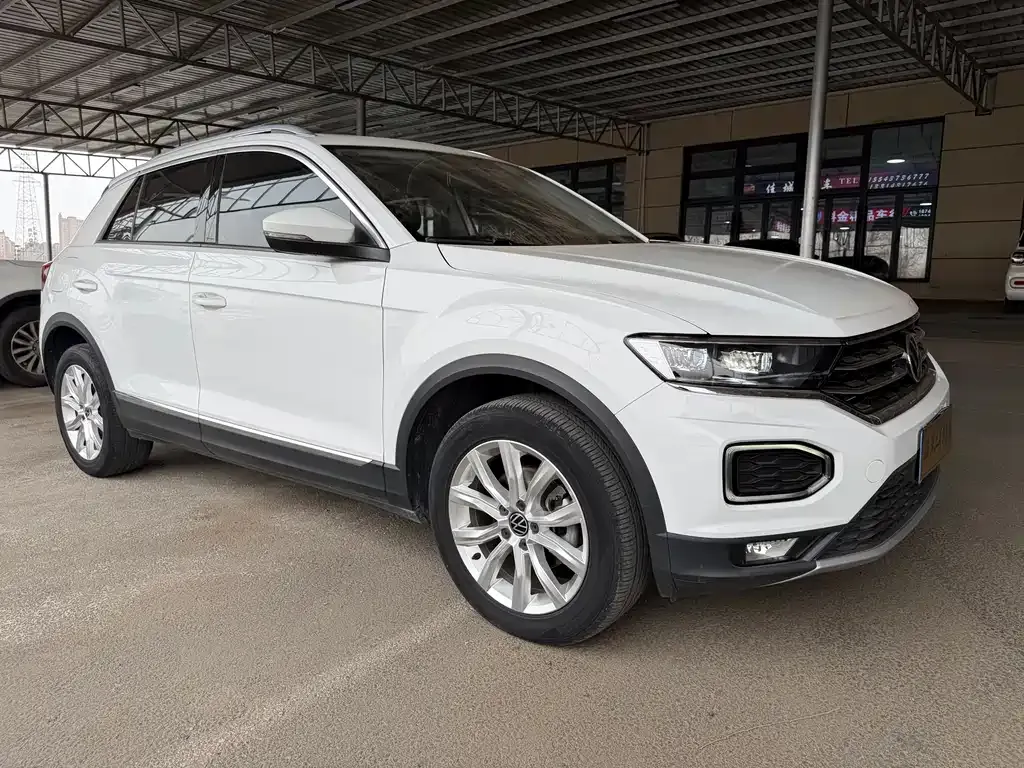 Volkswagen T-Roc — фото 10
