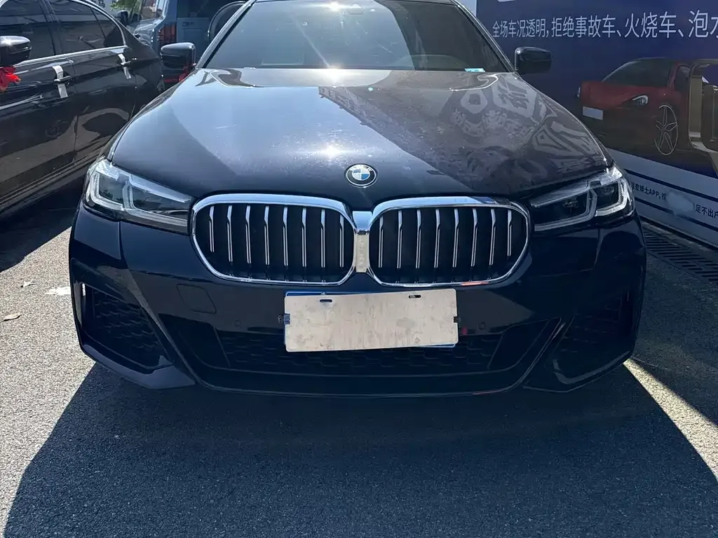 BMW 5 Series — фото 1