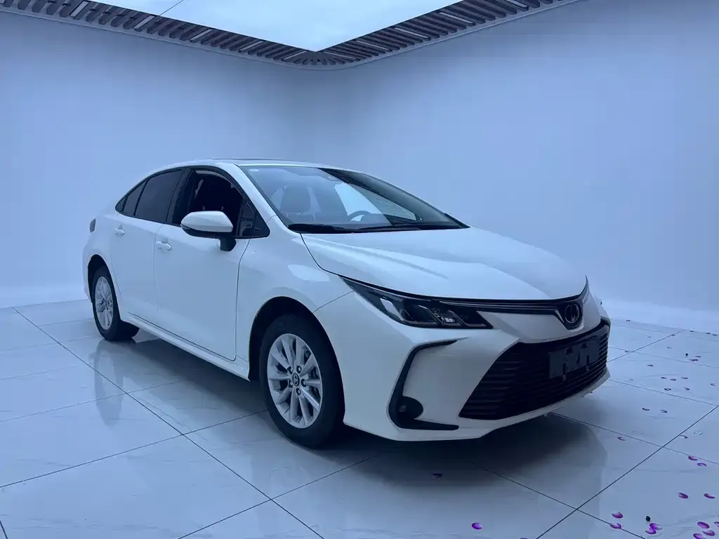 Toyota Corolla — фото 2