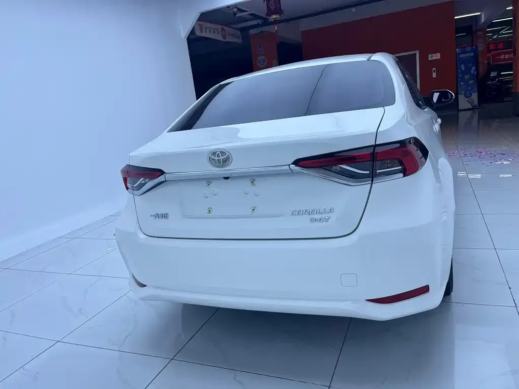 Toyota Corolla — фото 3