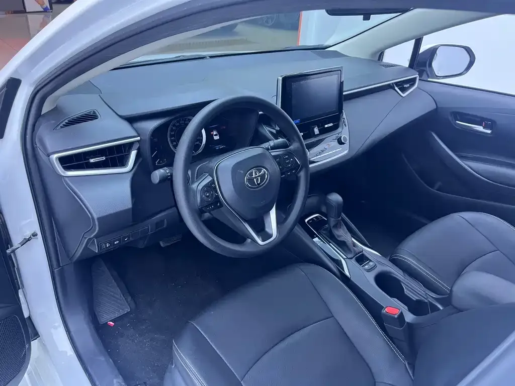 Toyota Corolla — фото 8
