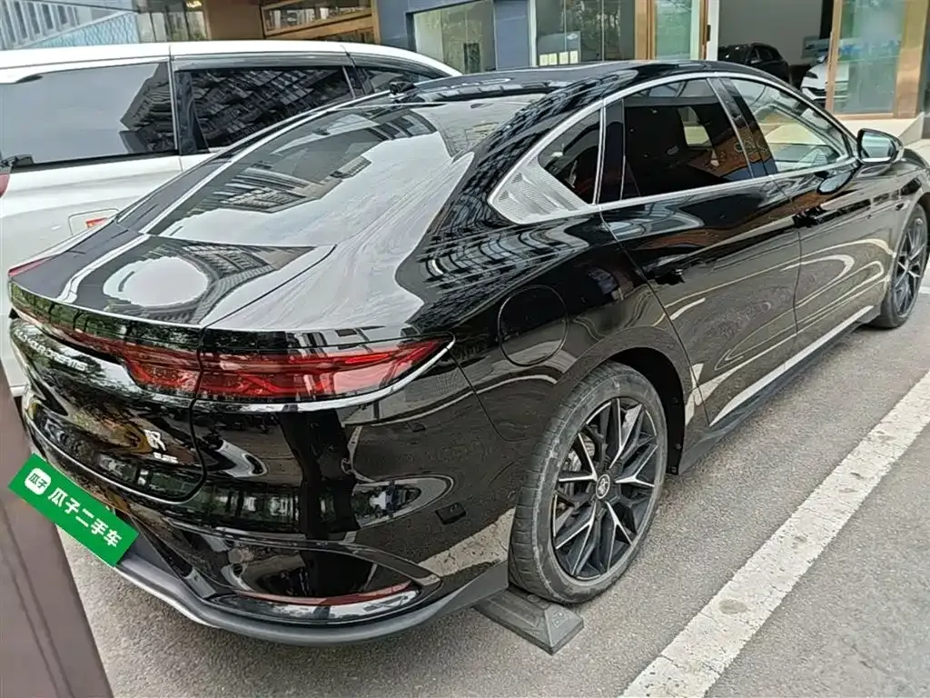 BYD Han — фото 10