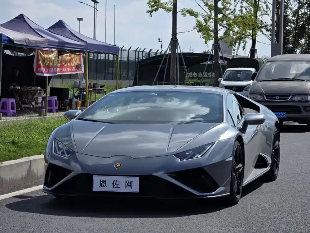 Lamborghini Huracan — фото 1