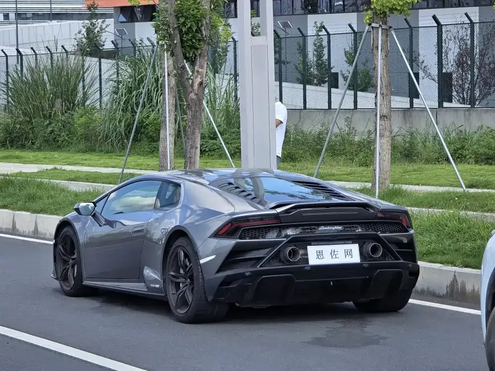 Lamborghini Huracan — фото 10