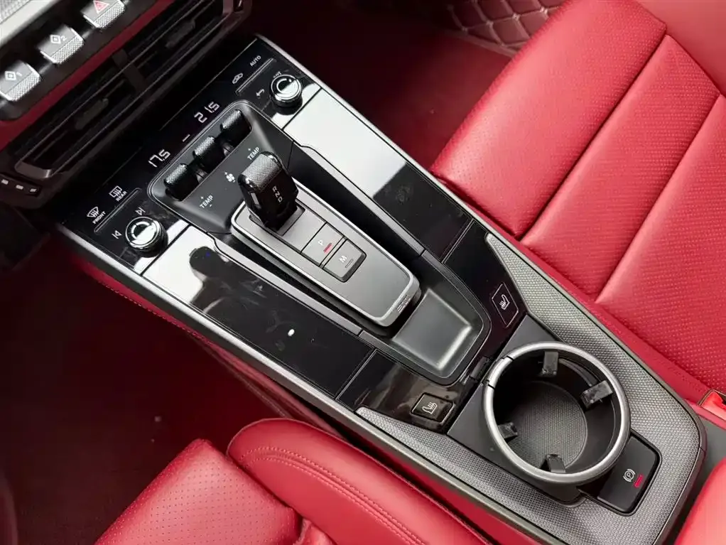 Porsche 911 2024 из CN, фото 4