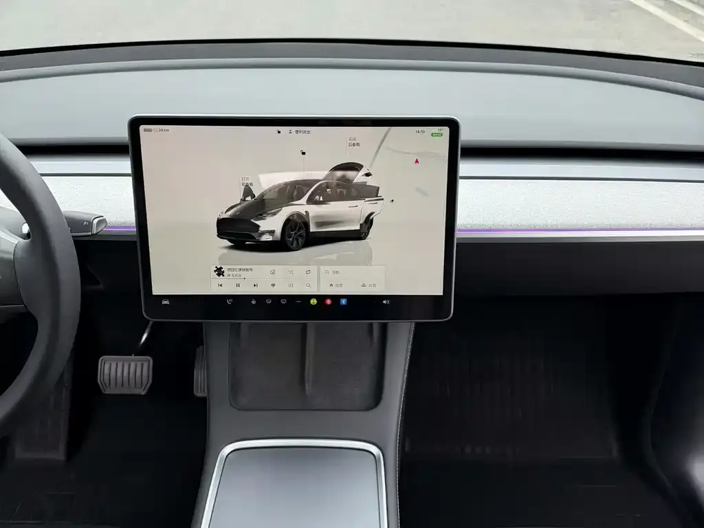 Tesla Model Y — фото 9