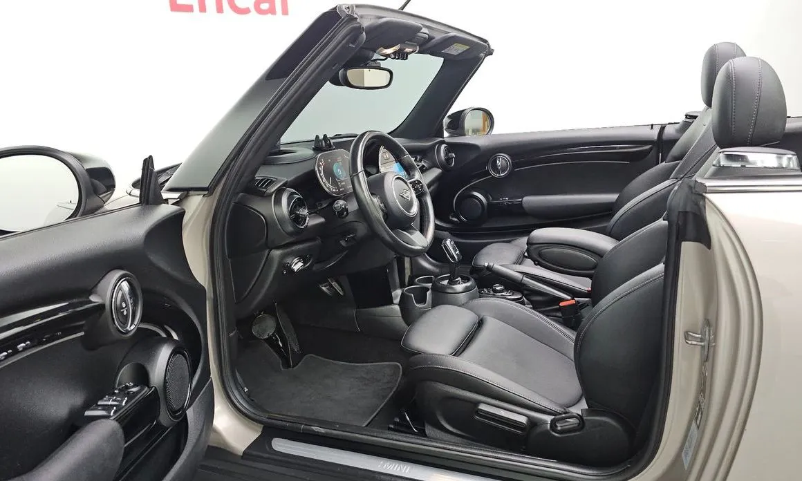 Mini Cooper Convertible 2024 из KR, фото 8