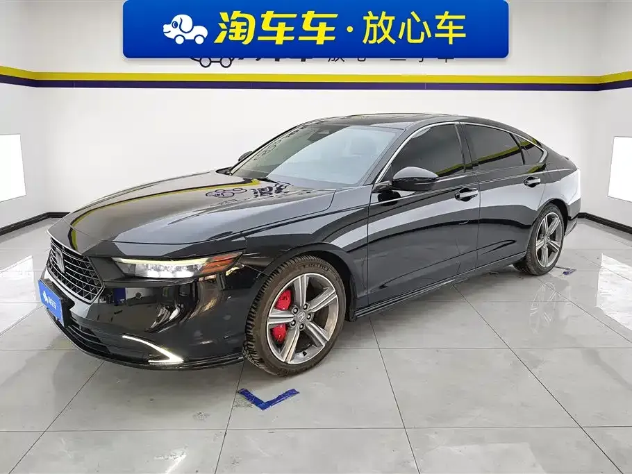 Honda Accord — фото 1