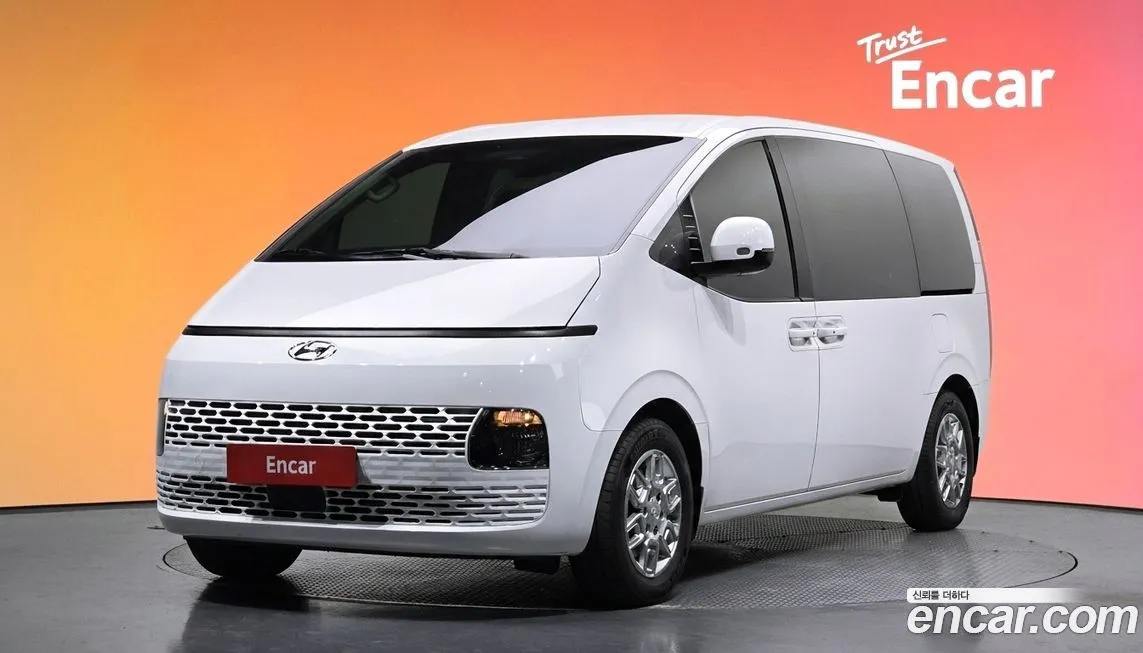 Hyundai Staria — фото 1