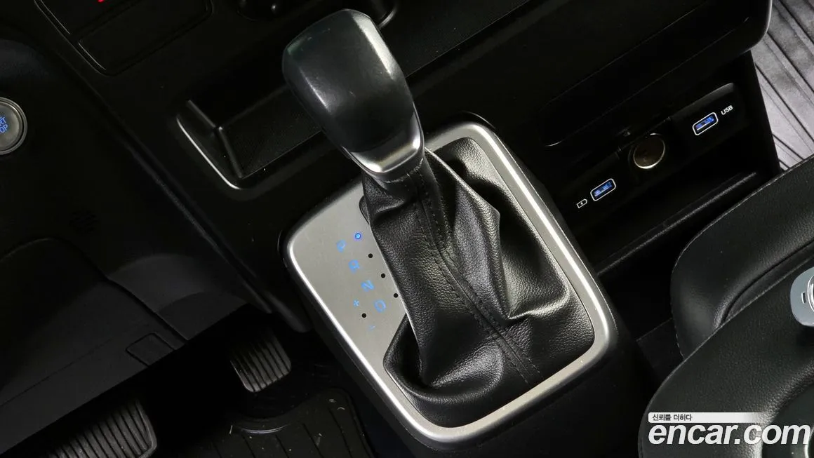 Hyundai Staria — фото 3