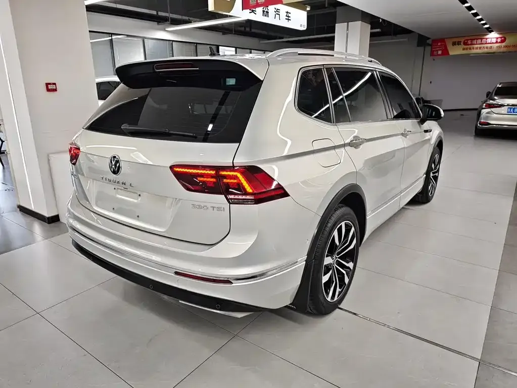 Volkswagen Tiguan L — фото 3