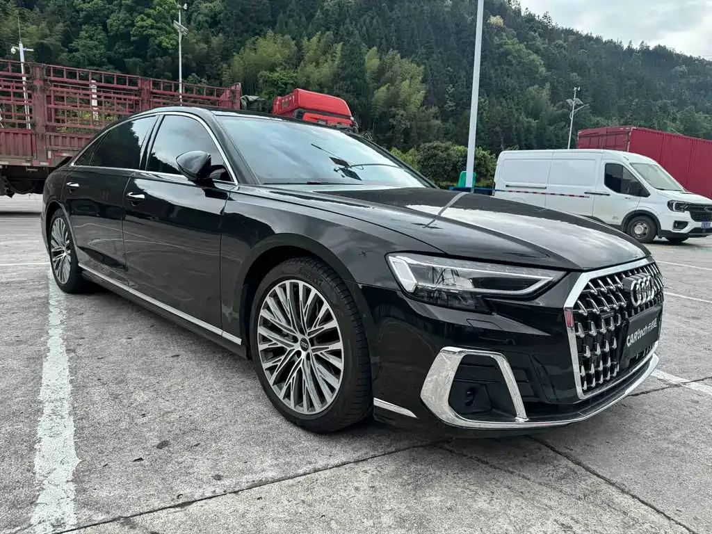 Audi A8 — фото 10
