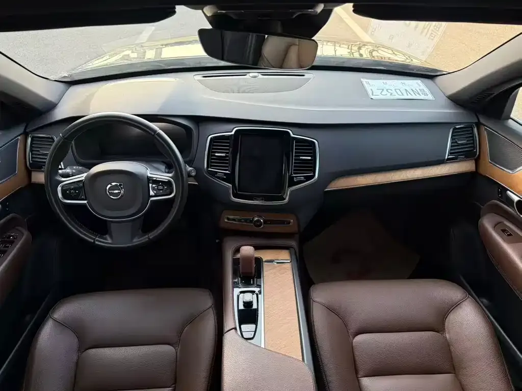 Volvo XC90 — фото 7