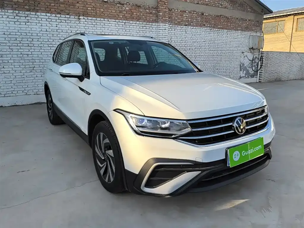Volkswagen Tiguan L — фото 5