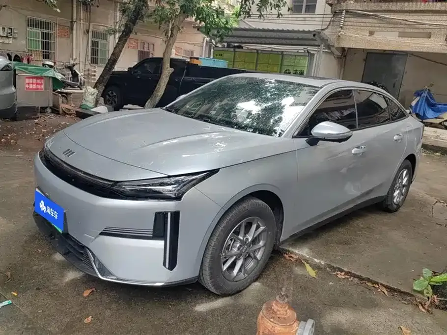 Geely Galaxy L6